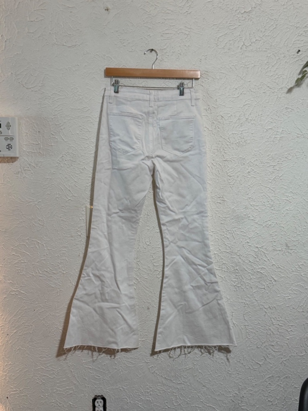Pink Lily Women’s White Flare Pants Size 11 Button Front Stretch